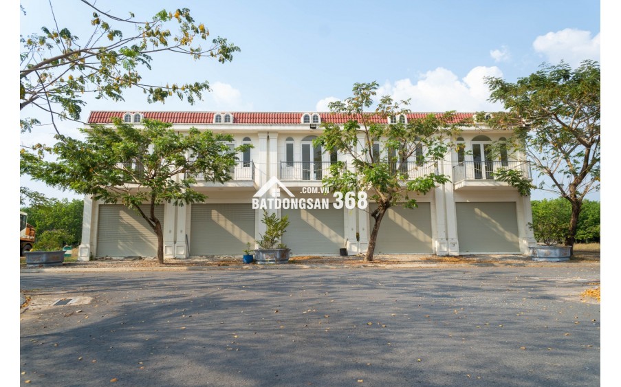 Giá chỉ từ 1 ,05tỷ/nền sở hữu đất liền thổ diện tích đa dạng từ 95m2 - 134m2.